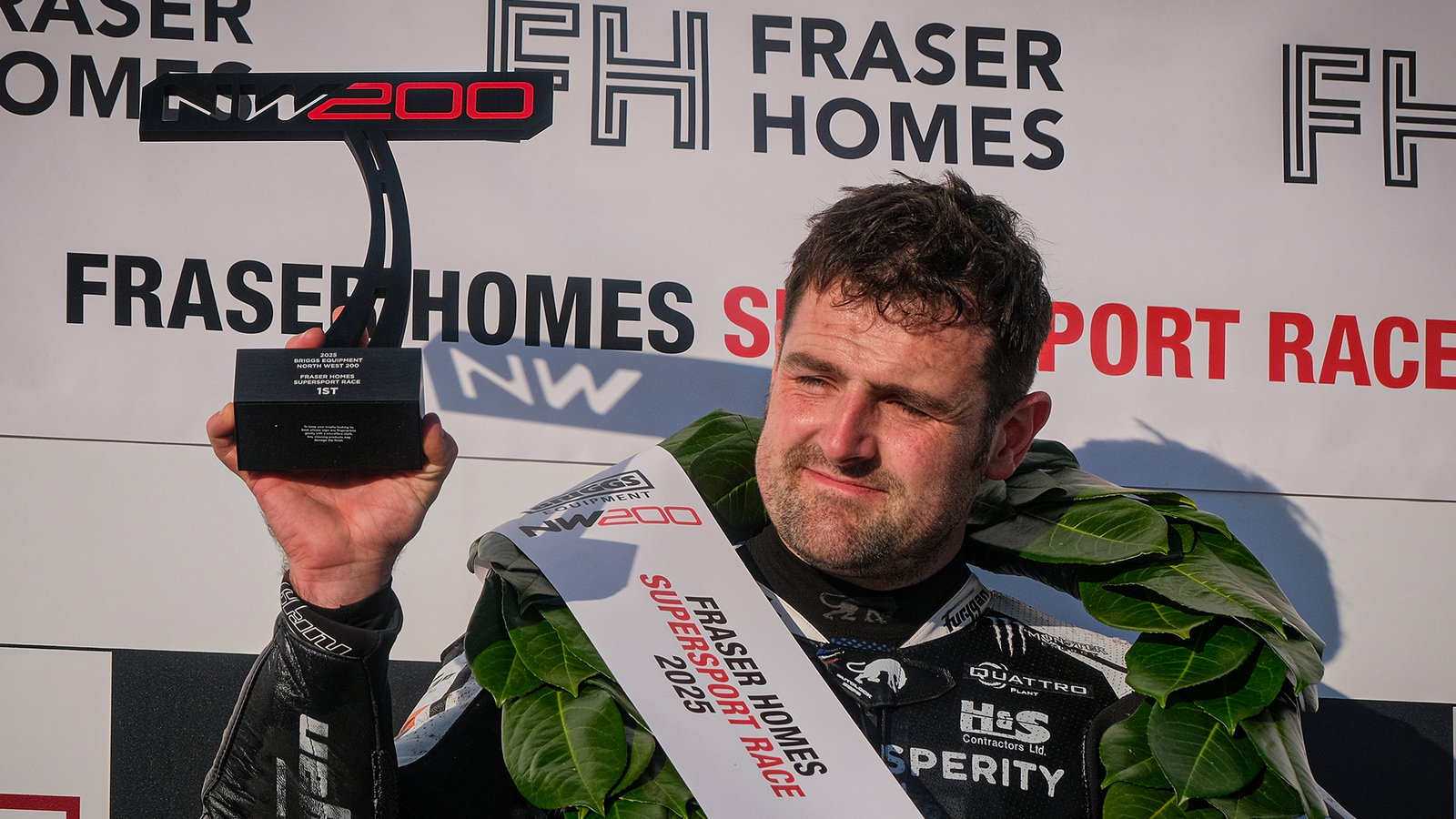 Michael Dunlop, 2025 North West 200, podium.